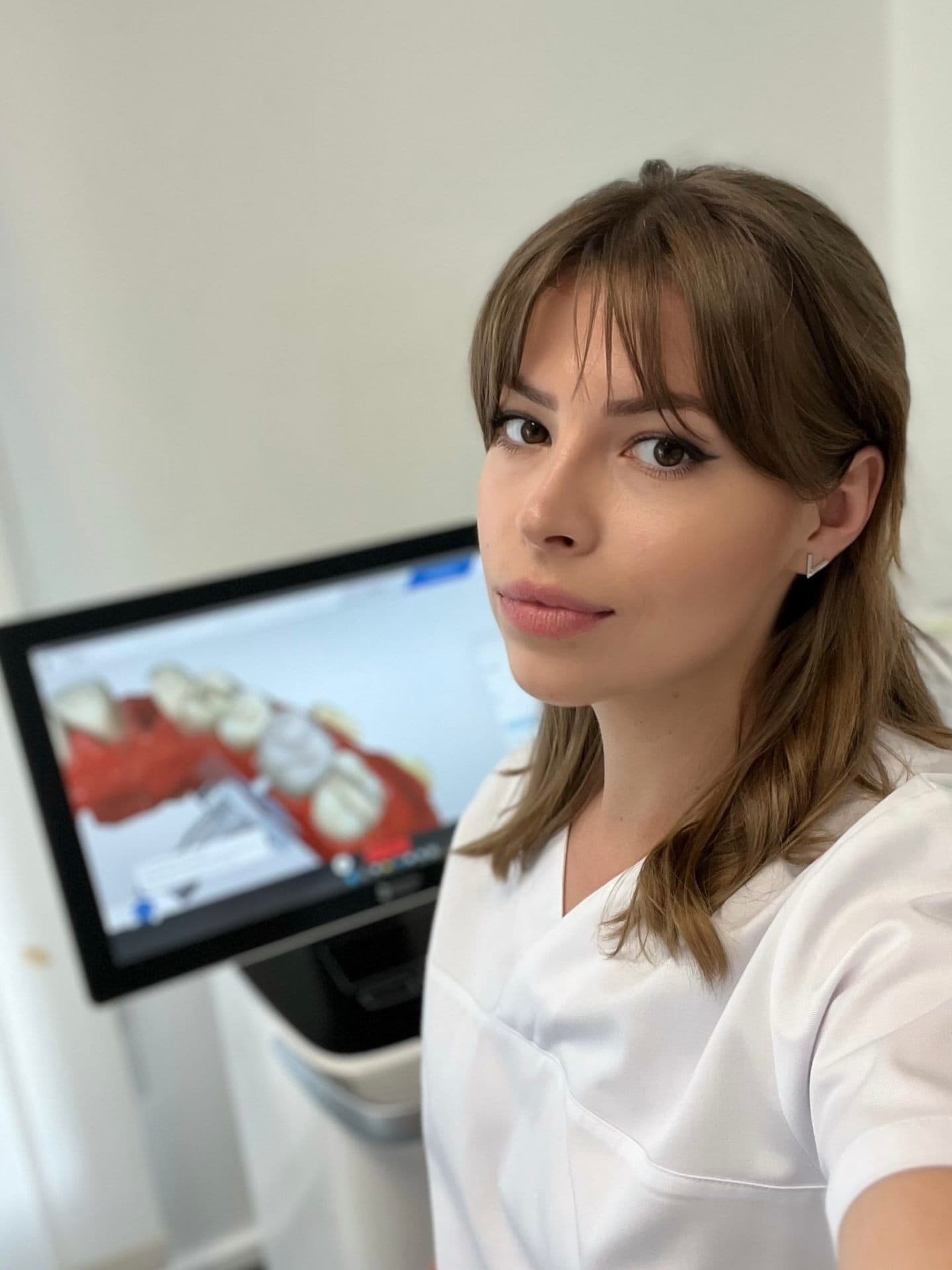 Dr Vanessa Zelenschi - Chirurgien-dentiste